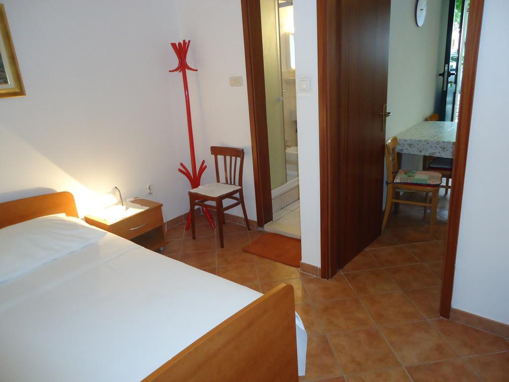 Omis Apartment On The Beach Exteriör bild