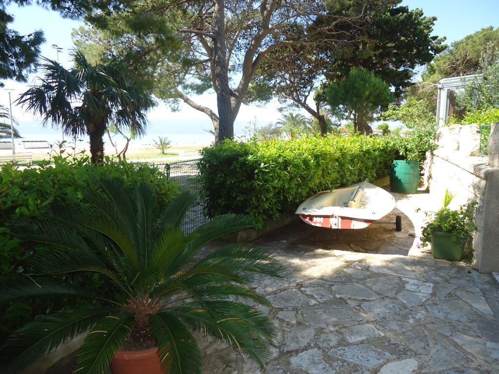 Omis Apartment On The Beach Exteriör bild
