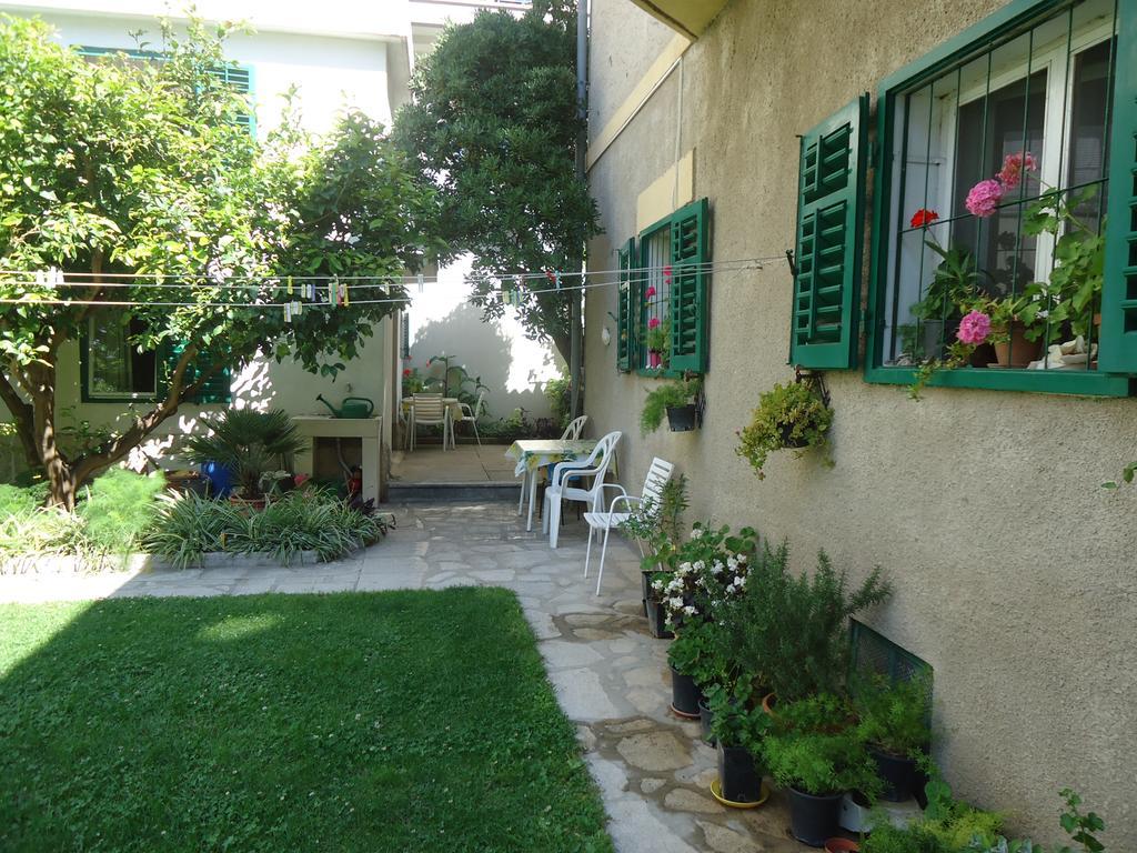 Omis Apartment On The Beach Exteriör bild